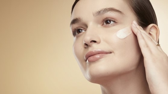 A skincare routine for dry skin