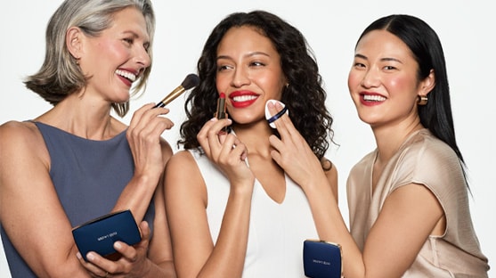 Find the best foundation for mature skin with our expert guide. Explore hydrating, anti-ageing formulas for glowing skin.
