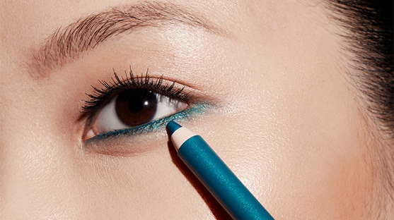Upside-Down
Eyeliner