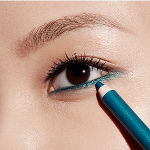 Upside-Down
Eyeliner